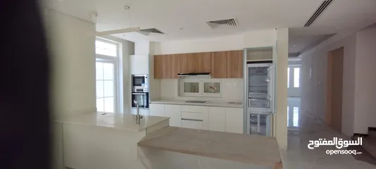  12 للايجار فيلا فخمة جديده كلياً  5 غرف و المرافق - Brand New Villa For Rent 5 BHK with Facility