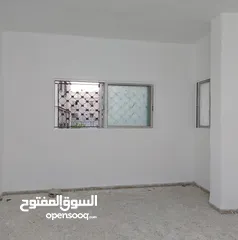  11 بيت للايجار