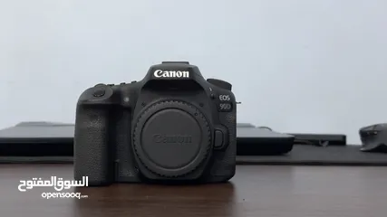  1 إقرأ الوصف مهم!! Canon 90D للبيع.