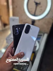  9 مستعمل اخو الجديد Nova y70 رام 4 واضافه ججيا 128 أغراضة والكرتونه الأصلية متوفر توصيل