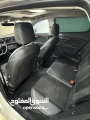  8 Seat FR 2018 لون ابيض فتحة سفف بانوراما فحص ممتاز
