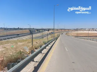  12 الطنيب - السكة الغربي - 610م بجانب جامعة الاسراء على شارع الخدمة مباشره