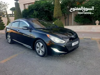  18 هيونداي سوناتا ال2013حالة ممتازه فل كامل  مع البانوراما بسعر مناسب