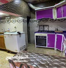  6 بيت في حي الحسين/الحيانيه/ منطقه3 قريب شارع 60 قريب الشارع العام مساحه 175 طابقين