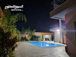  8 أريحا - فيلا للبيع: استمتع بالرفاهية، تشطيب عالي الجودة، الخيار المثالي للعائلات