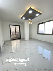  4 روف للبيع مقابل الأكاديميه مباشره