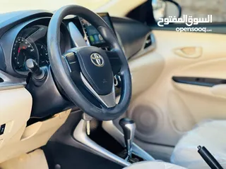 27 تويوتا يارس 2019   ماتور 1500cc بسعر 11500 دينار  الشكل الجديد فحص كامل 7 جيد بدون ملاحظات او قصعات