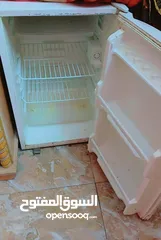  1 ثلاجة مكاتب دايو مستعمله تبريدها ممتاز