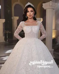  5 شروة مجموعة من بدل الابيض و الملون و فساتين السهرة