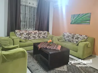  1 طقم كتب جلوس 7 مقاعد