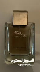  2 عطر فاخر بحجم 10 مل في زجاجة كريستالية أنيقة بغطاء أحمر صغير – لمسة من التميز والرقي في كل رشة
