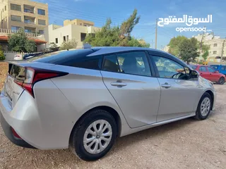  18 تويوتا بريوس 2022 LE هايبر بطارية بحالة الوكالة