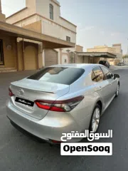  3 Toyota Camry LE - 2021