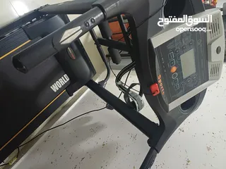  4 جهاز ركض للبيع جودته ممتازه واستعمال قليل جداً ، بقيس نبضات القلب و معه حمايه وحزام هزاز