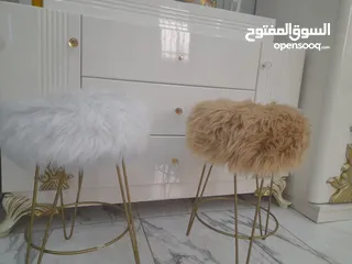  4 بفتين فرو من دون ظهر