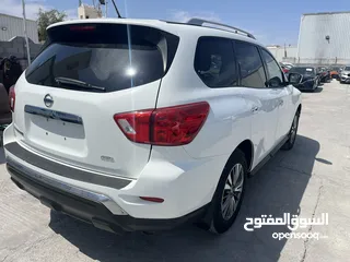  3 2018 Nissan pathfinder SV