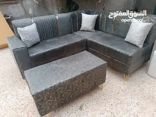  3 كزيوني 3في 3 بي 950دينار والمتر 175 بس