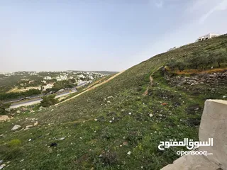  27 شقة مع ترس كبير 660 متر بإطلالة خلابة