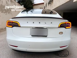  11 TESLA MODEL 3 ONLY 8000KM