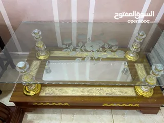  2 طاوله وسط زجاج وطاوله كونسول بحاله ممتازه
