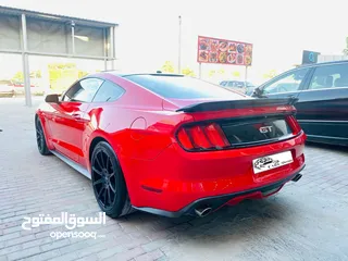 4 Ford Mustang GT 2015