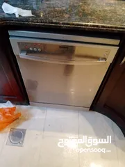  3 جلابيه بلومبرج مستعملة