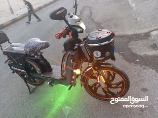  3 دراجه كهربائيه مستعمل بحاله جديد خمس بطاريات جداد