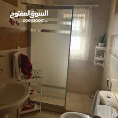  9 شقة في عمارة عائلية للبيع في إسكان الضباط مرج الحمام. شارع جانبي هادئ
