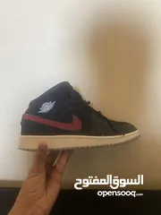  1 بوت جوردن نايكي مستعمل بسعر حرق ..........................................................
