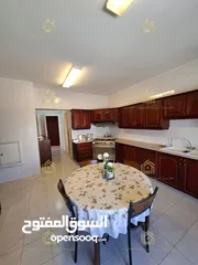  10 شقة فارغة - شارع مكة - 3نوم 1ماستر - 268م - بإطلالــــه مميزة - قرب الخدمات العامة