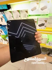  3 ايباد برو حجم 13 inch معالج m4 ذاكره 256 جهاز جديد جدا وغراضه كامله