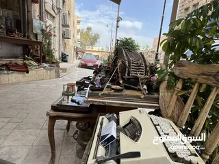  13 محلات للبيع
