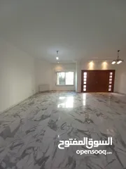  20 شقة ارضية في دير غبار للبيع - ref : 14405