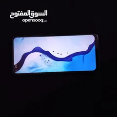  4 انفينكس هوت 10 مستعمل قليل حالته ممتازه   ما مبدل اي قطعه  ويا الكارتونه والشاحن