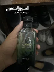  1 عطر Oscar zimaya اصلي للبيع مع بكيته