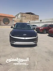  10 هونداي ايونيك 5 موديل 2023 لون اسود داخل ابيض فل الفل وعداد قليل