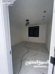  14 روف للبيع بعد كازية الهدى بالماصيون.