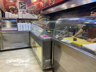  11 مطعم للبيع المفرق -حي الحسين- بجانب احمد مول المحل شغال مش مسكر للجادين مراجعة