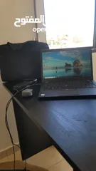  17 جهاز لاب توب LENOVO بحالة الوكاله مع شاحن وحقيبه وماوس ولوحة مفاتيح اضافيه .