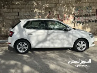  6 سكودا فابيا 2020 بالرخصة جير عادي