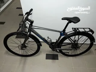  2 GIANT ESCAPE 2 CITY DISC HYBRID BIKE