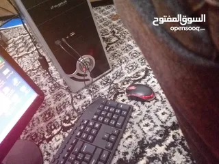  3 جهاز كمبيوتر مع كامل الراقصة بالإضافة سماعات وويرلس