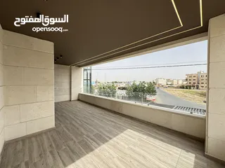  1 شقة مميزة طابق اول مساحة 214 م بتشطيبات مميزة باجمل مناطق رجم عميش مع بلكونات بنظام ترسات