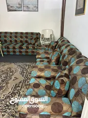 1 طقمً كنب للبيع بحاله ممتازه وسعر مغري