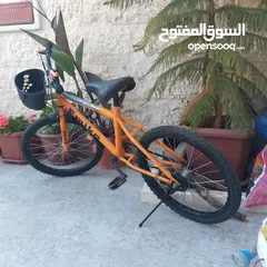  1 دراجة هوائية بحالة جيدة و نظيفة نمرة 20