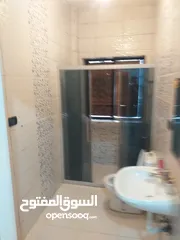  10 شقتين فارغات للاجار الشهري بالصويفيه سكن عائلات