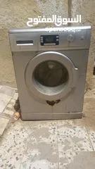  1 غسلاه مستعمله نضيفه بس بدها اشويت شغل في البودي تبعها