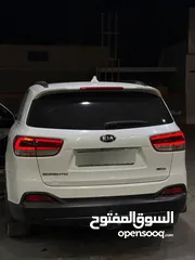  5 كيا سرينتو