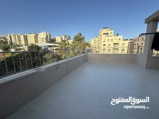  17 روف مميز للبيع