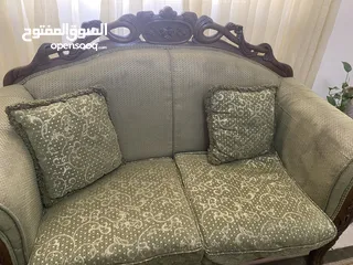  2 طقم كنب للبيع بحالة جيدة جدا